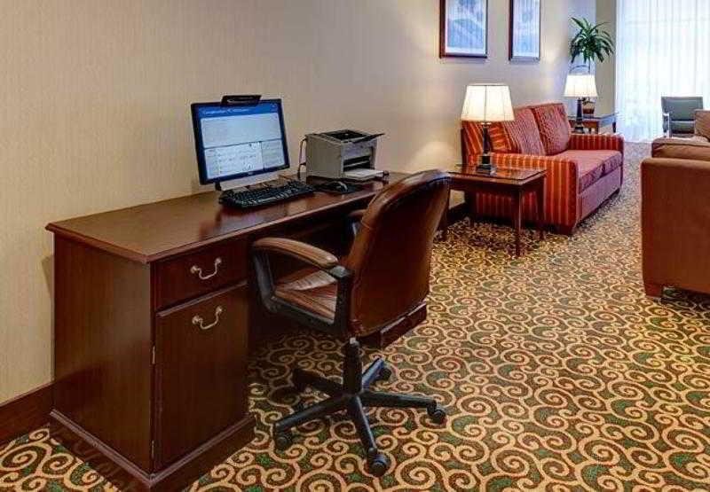 Residence Inn Houston West Energy Corridor Номер фото