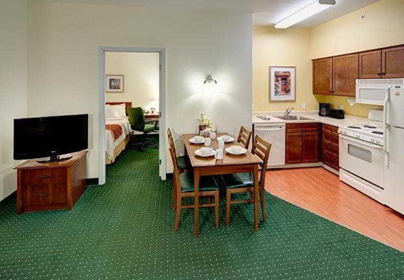 Residence Inn Houston West Energy Corridor Номер фото